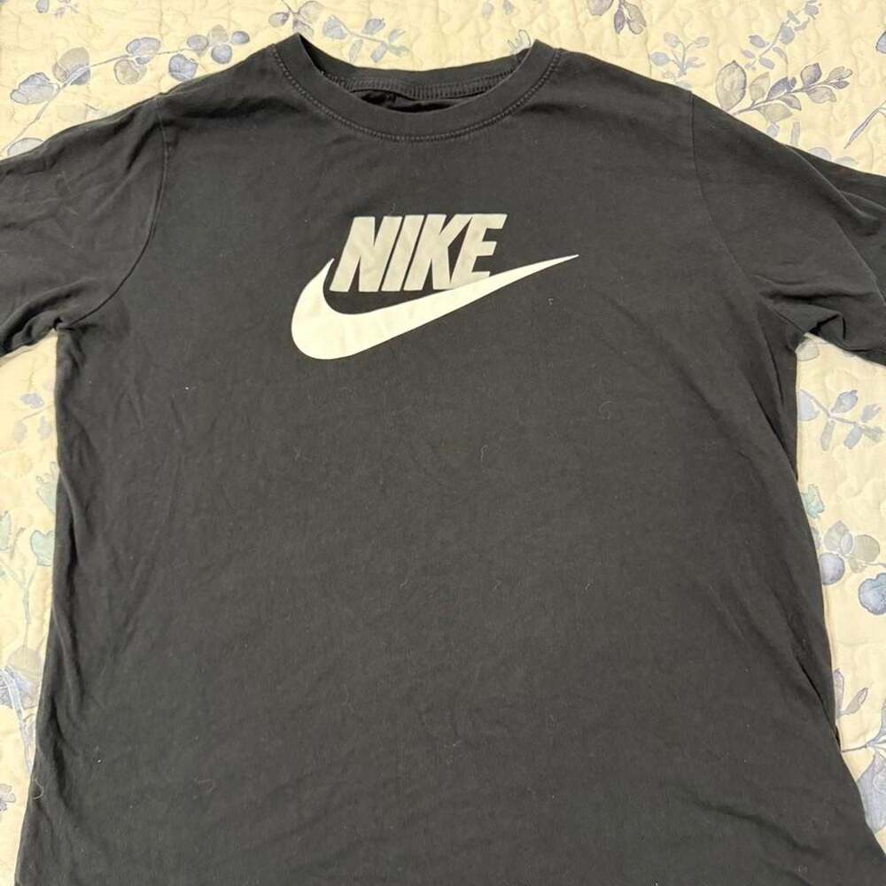 Nike The Nike Tee Black Graphic T-Shirt